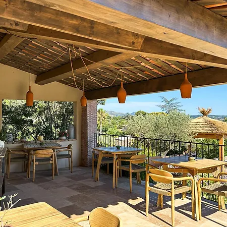 La Bastide Des Culs-rousset Guest house